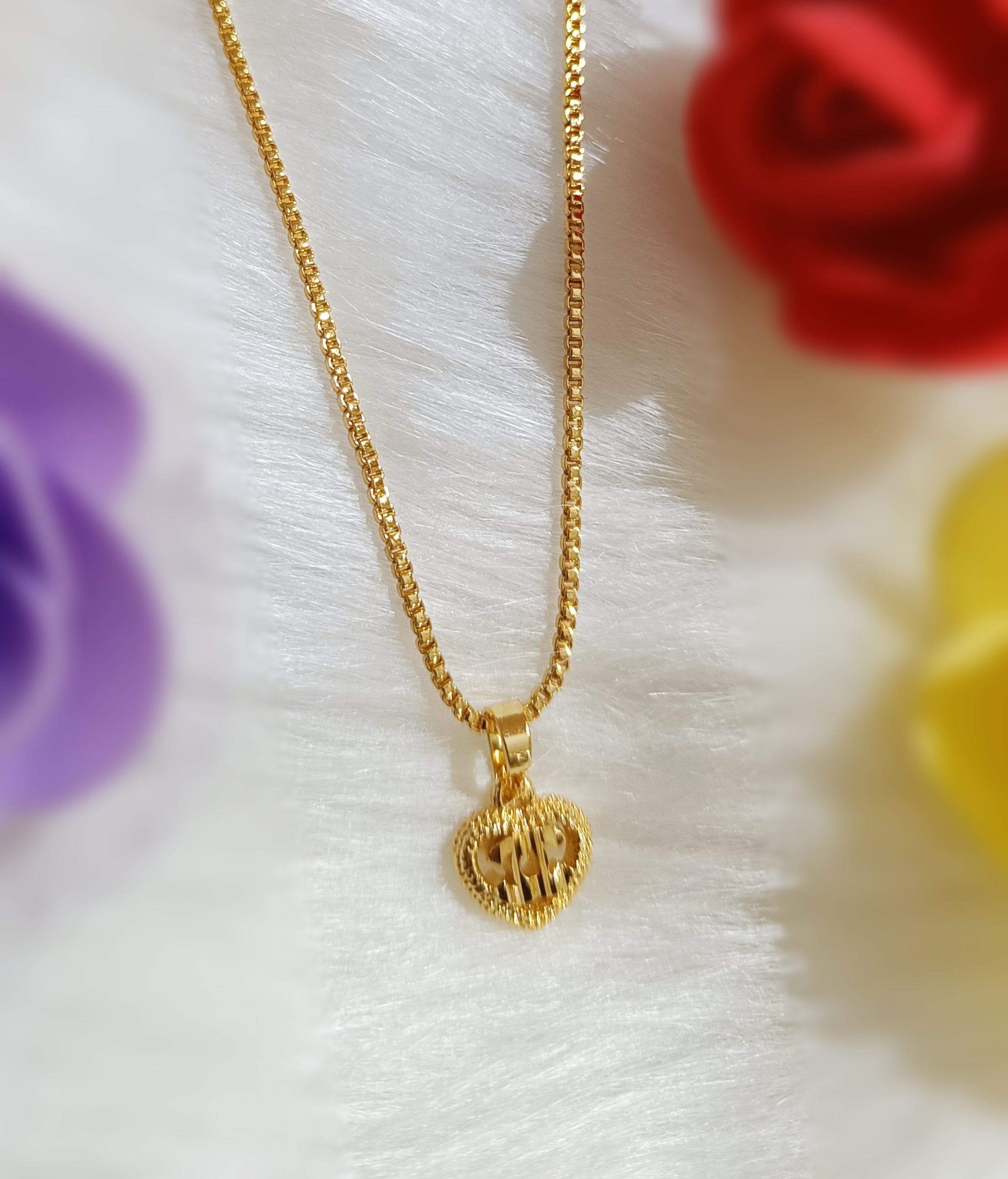 Gold chain deals n pendant